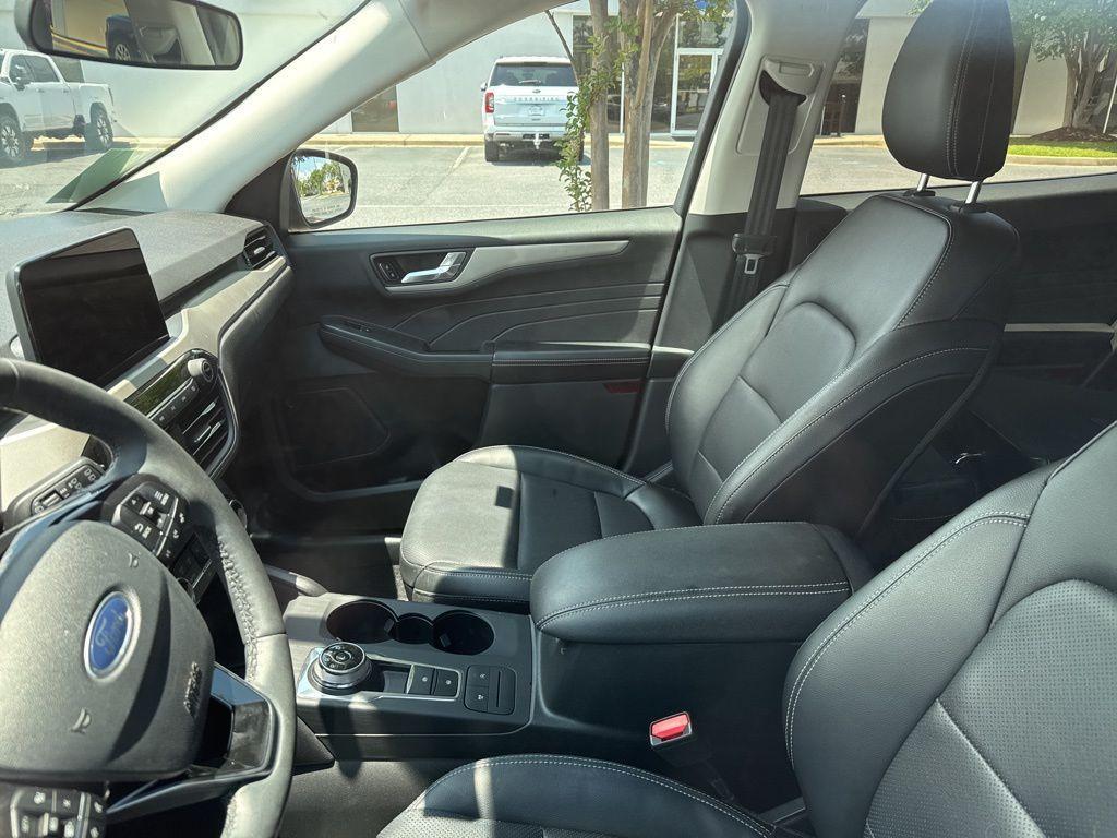 used 2022 Ford Escape car, priced at $27,999