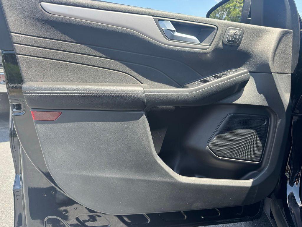 used 2022 Ford Escape car, priced at $27,999