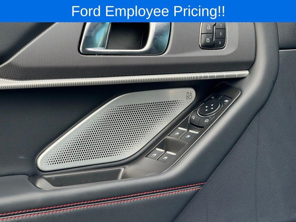 new 2025 Ford Explorer car, priced at $57,893