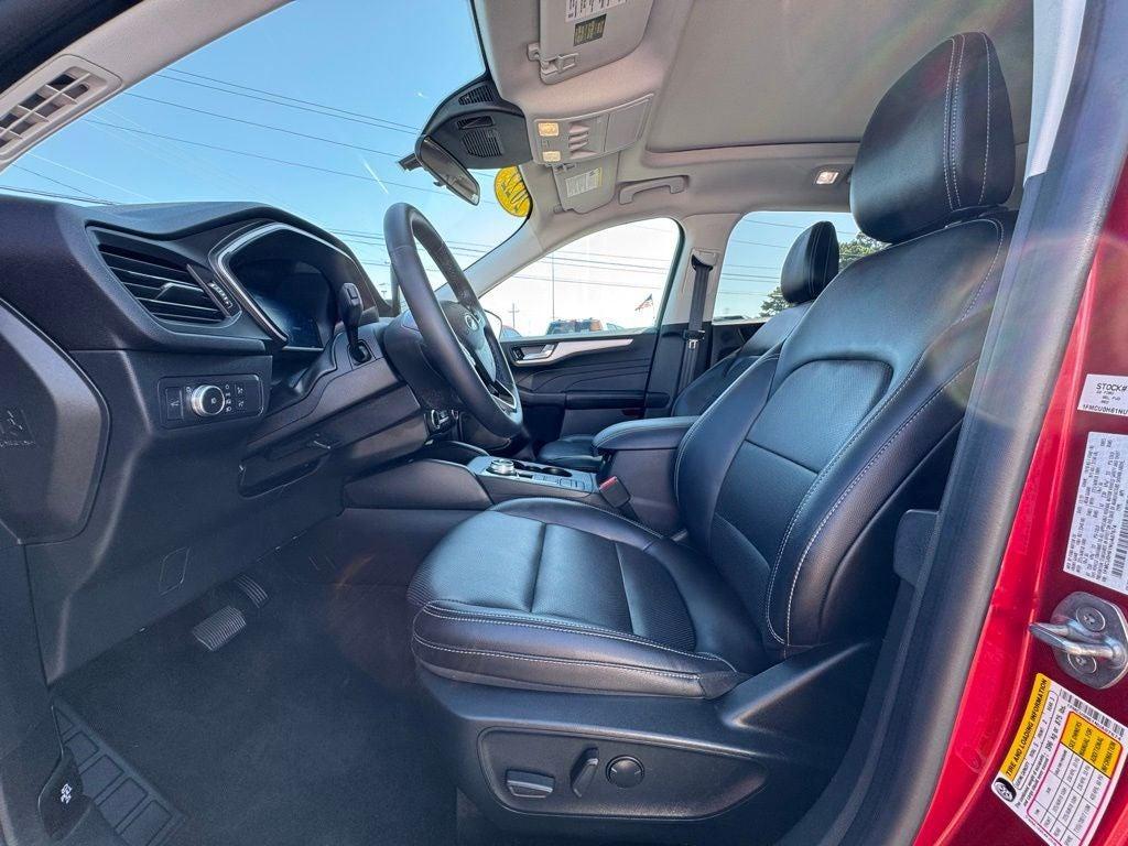 used 2022 Ford Escape car, priced at $24,999