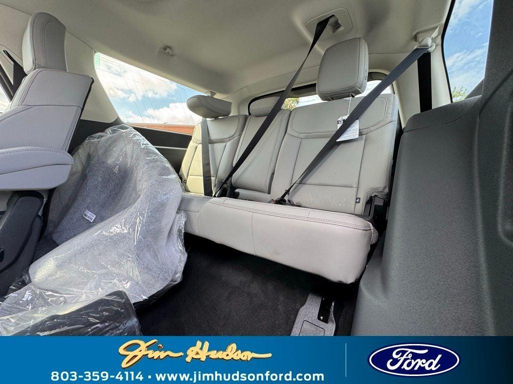 new 2025 Ford Expedition Max car, priced at $72,425