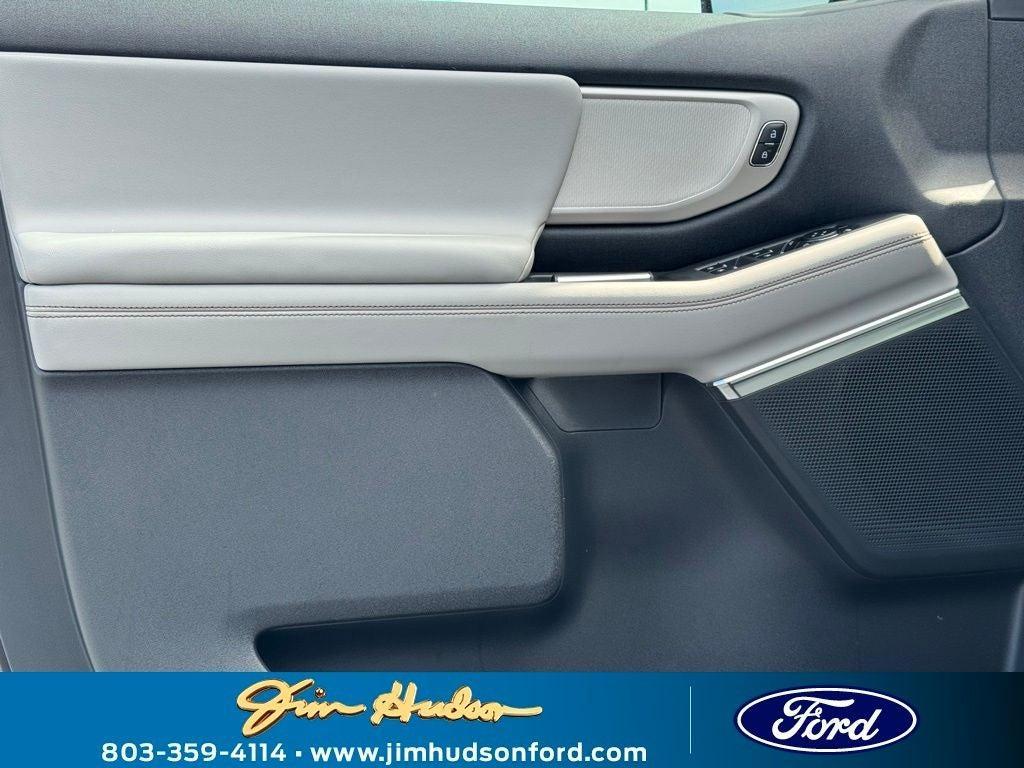 new 2025 Ford Expedition Max car, priced at $72,425