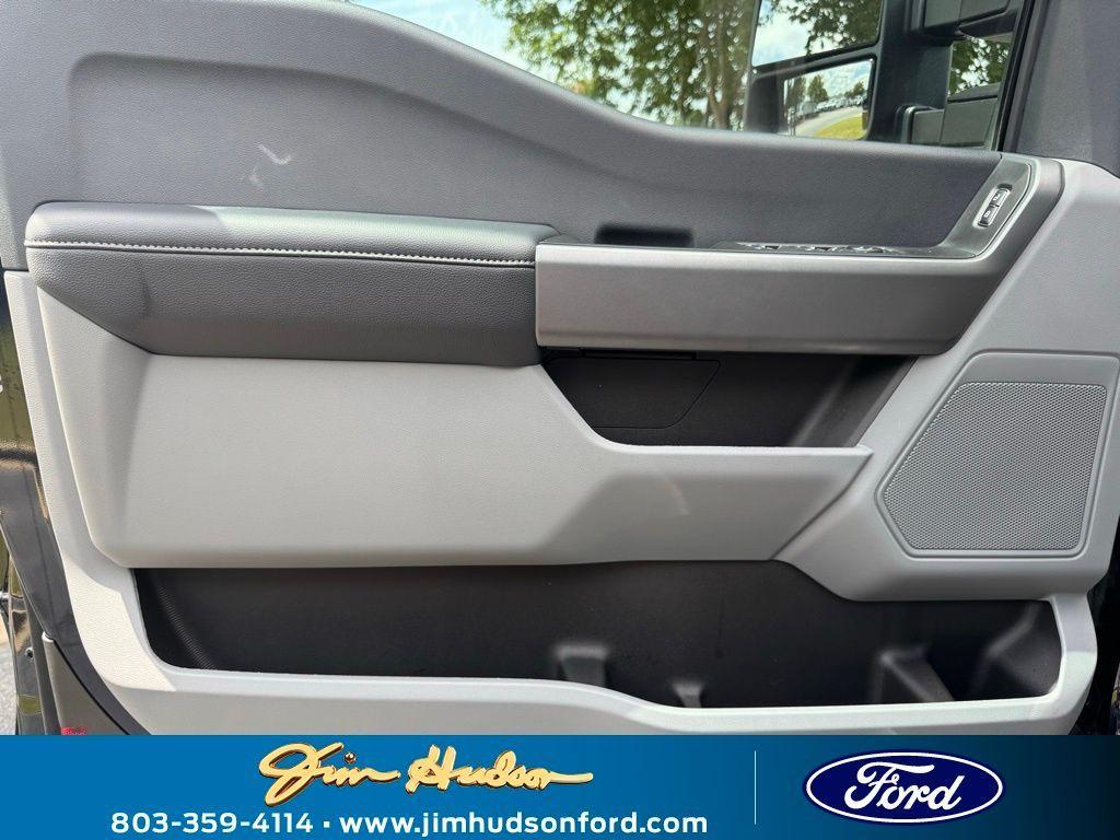 new 2025 Ford F-250 car, priced at $56,710