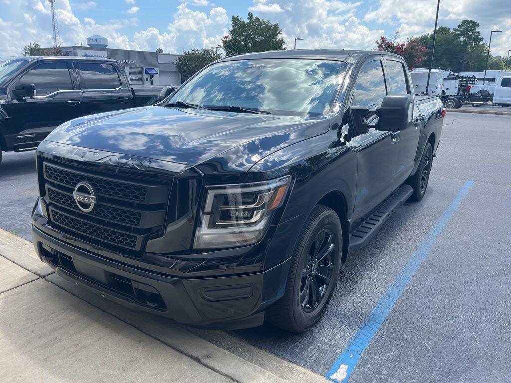 used 2024 Nissan Titan car, priced at $39,999