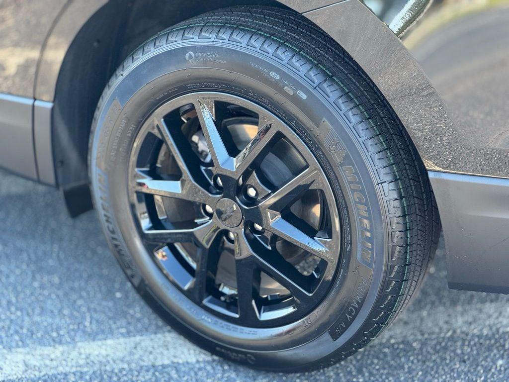 used 2024 Chevrolet Equinox car, priced at $23,589