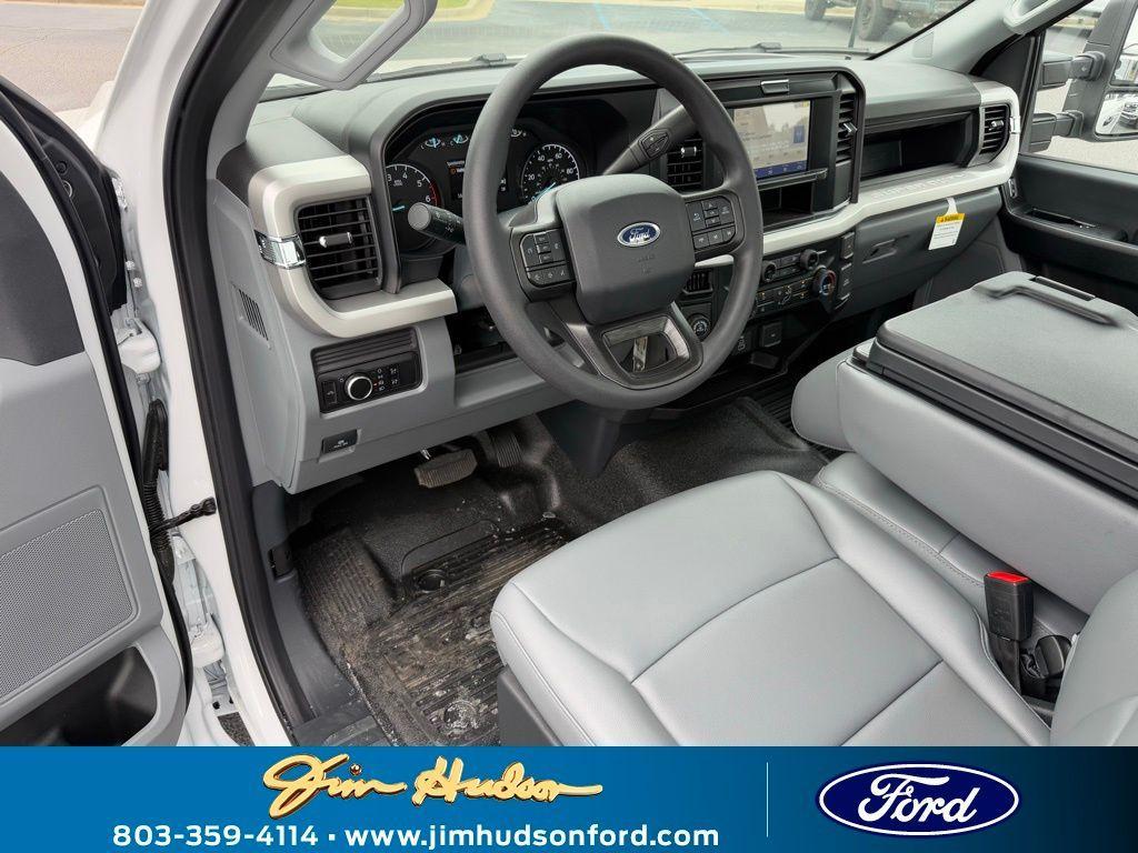 new 2025 Ford F-250 car, priced at $47,520