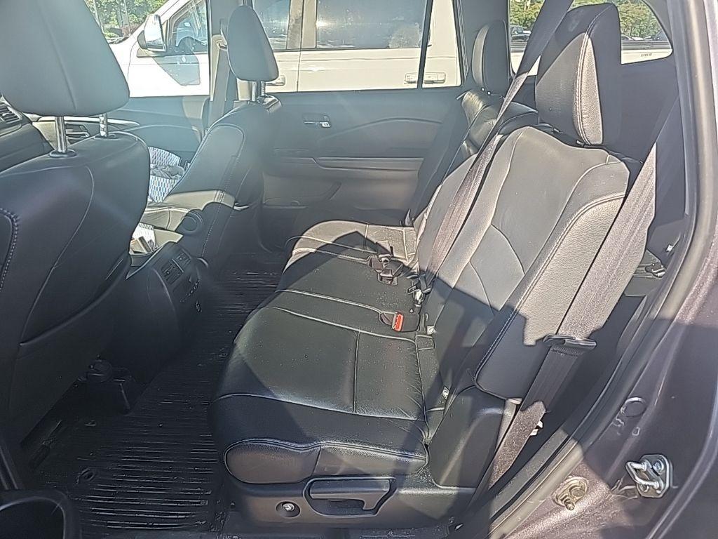 used 2021 Honda Pilot car, priced at $26,999
