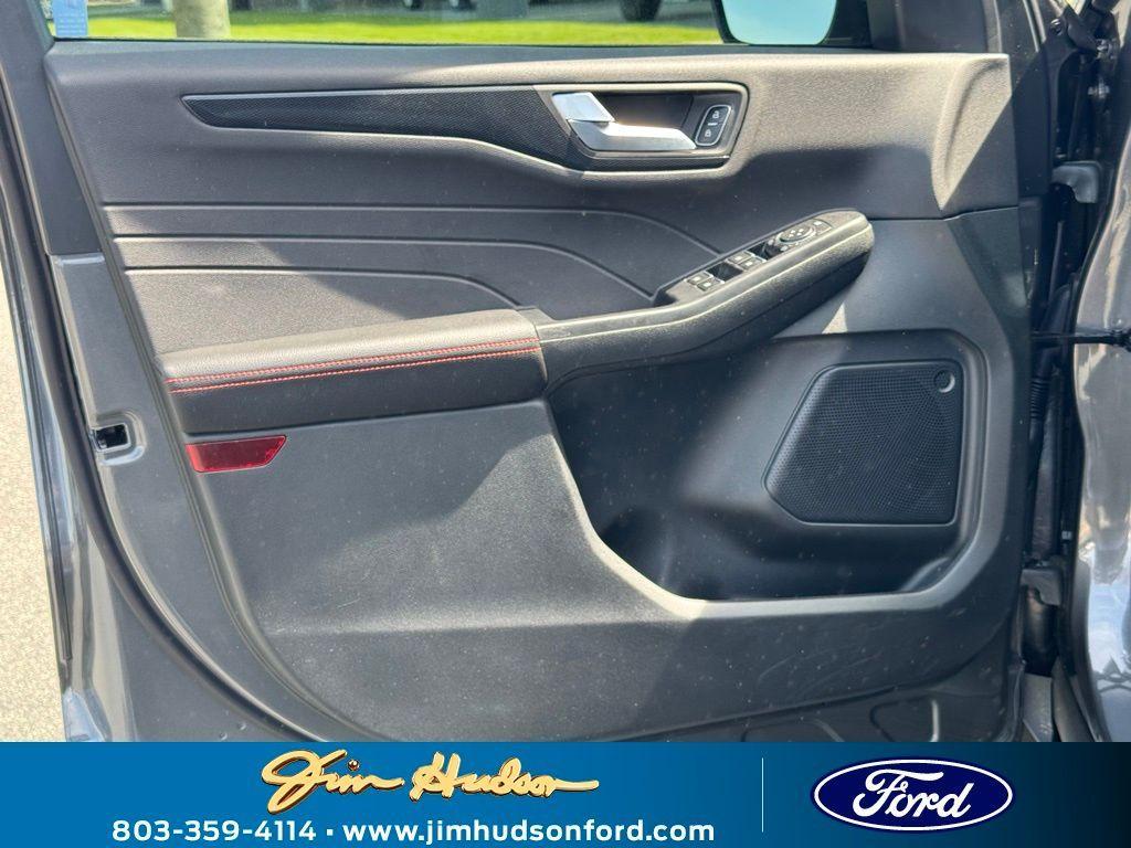new 2025 Ford Escape car, priced at $31,510