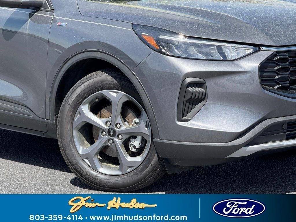 new 2025 Ford Escape car, priced at $30,225