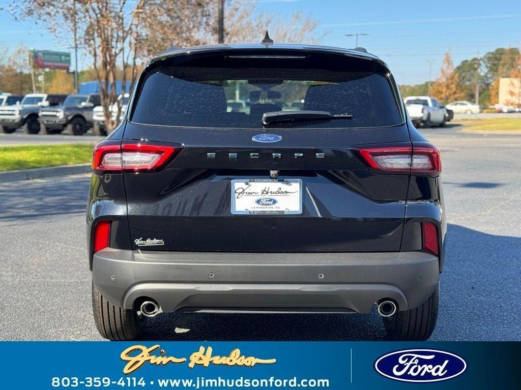 new 2025 Ford Escape car, priced at $30,900