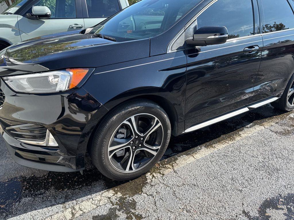 used 2023 Ford Edge car