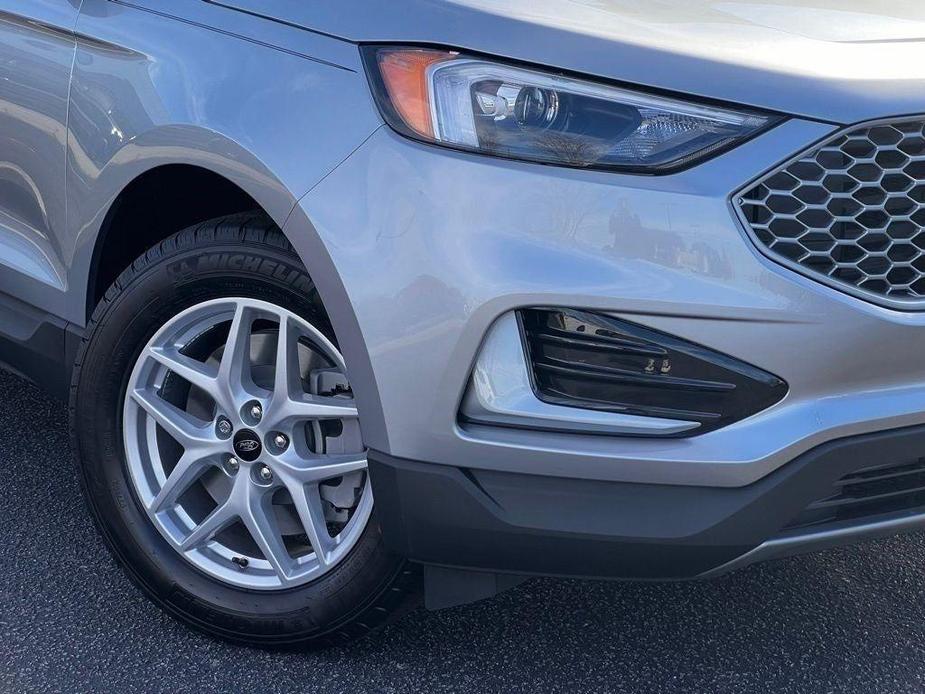 new 2024 Ford Edge car, priced at $33,560