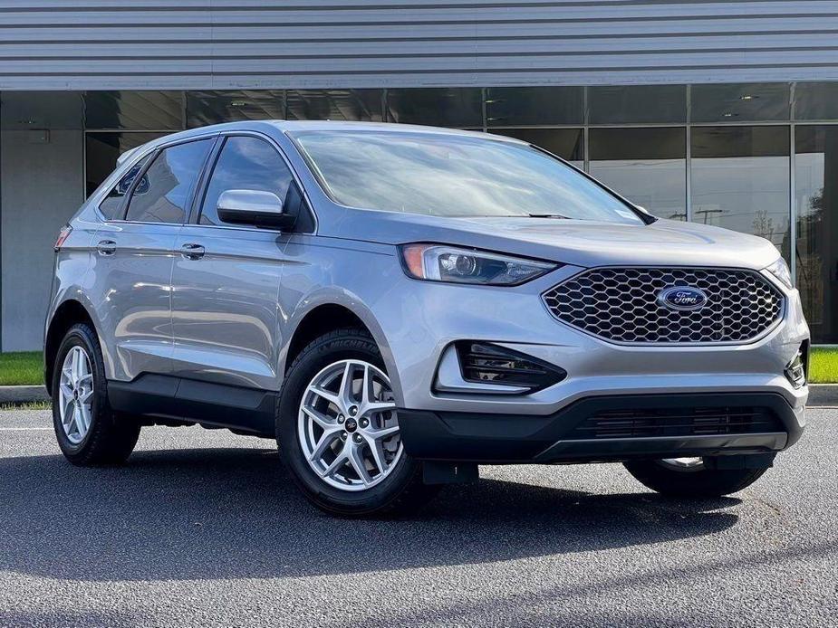 new 2024 Ford Edge car, priced at $33,560