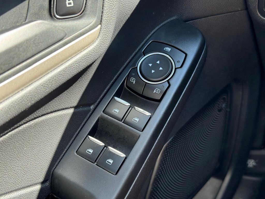 used 2022 Ford Escape car, priced at $19,999