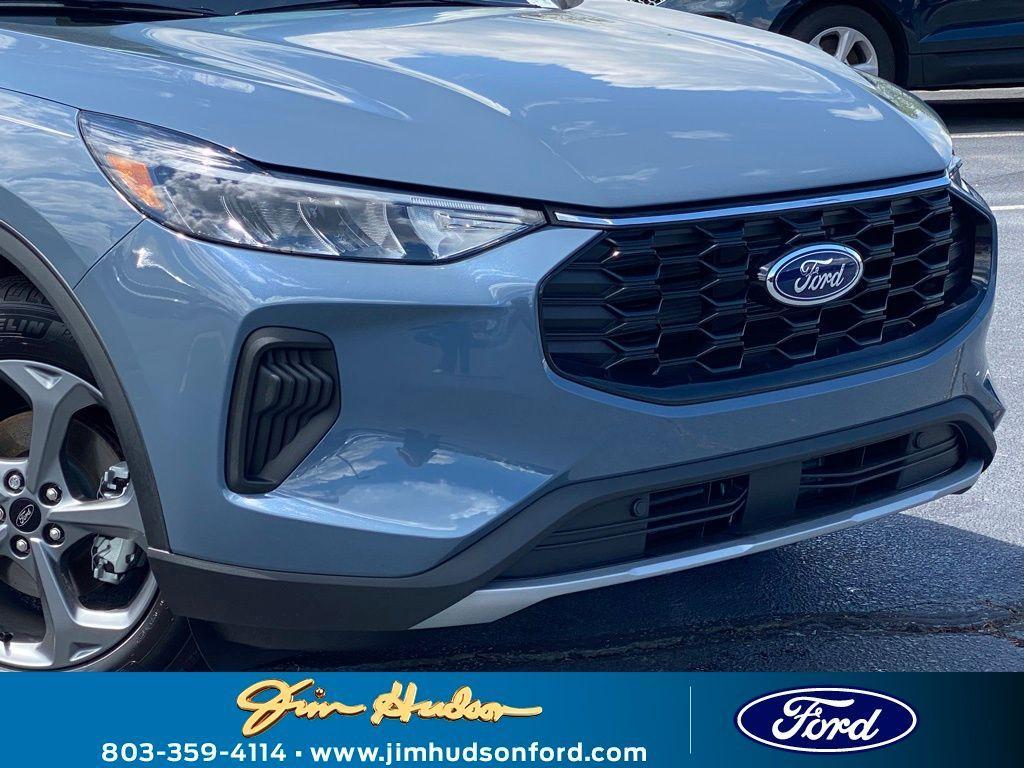 new 2025 Ford Escape car, priced at $30,008