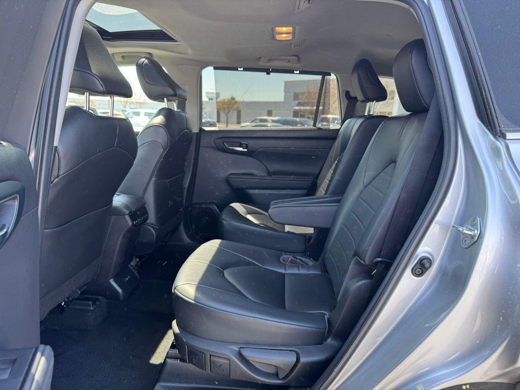 used 2023 Toyota Highlander car, priced at $37,999