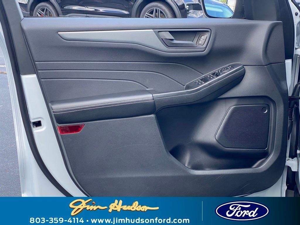 new 2025 Ford Escape car, priced at $28,202