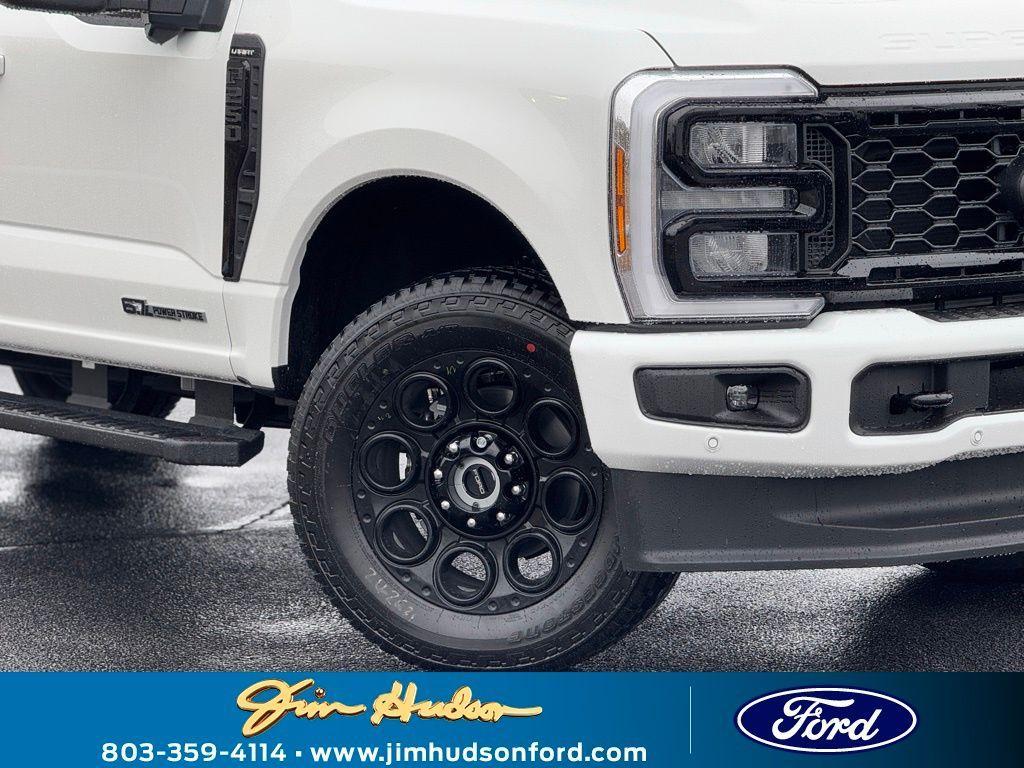 new 2025 Ford F-250 car, priced at $90,070