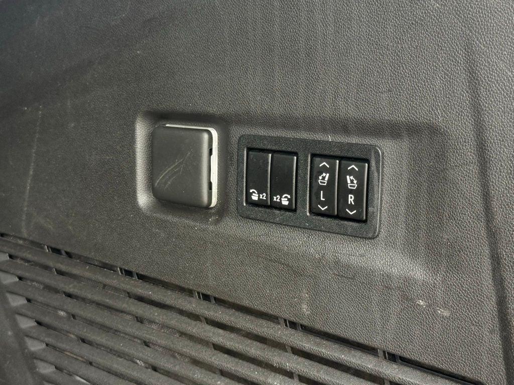 used 2021 GMC Yukon XL car, priced at $51,999