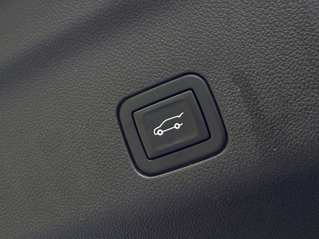 used 2021 GMC Yukon XL car, priced at $51,999