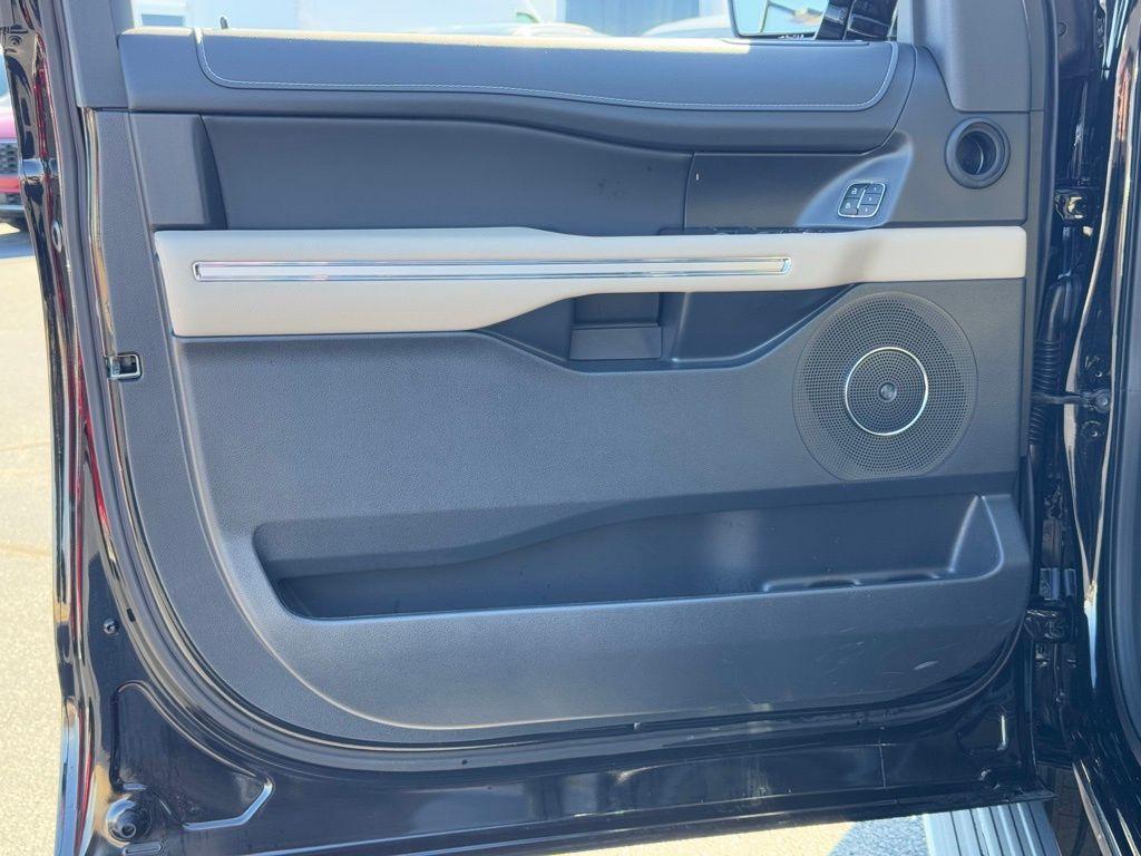 new 2024 Ford Expedition car, priced at $69,099
