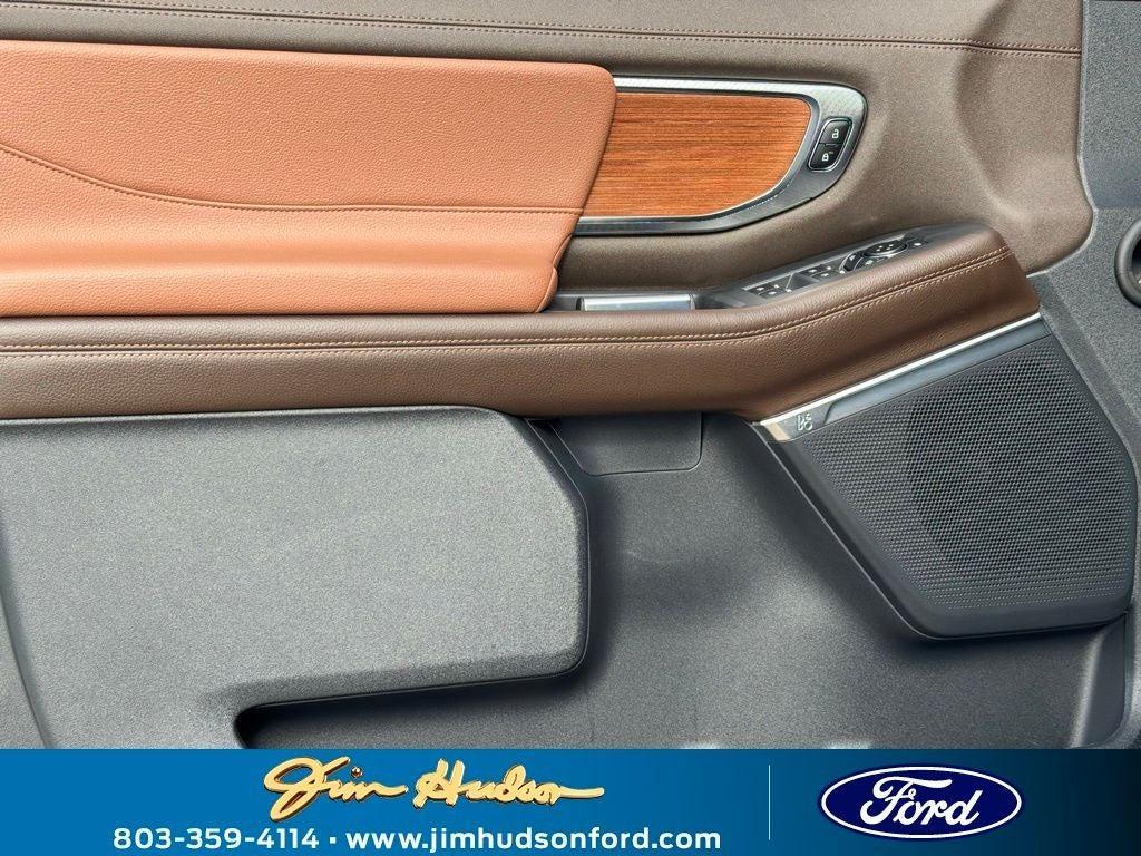 new 2025 Ford Expedition car, priced at $87,910