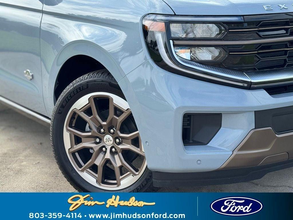 new 2025 Ford Expedition car, priced at $87,910
