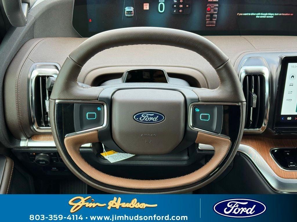 new 2025 Ford Expedition car, priced at $87,910