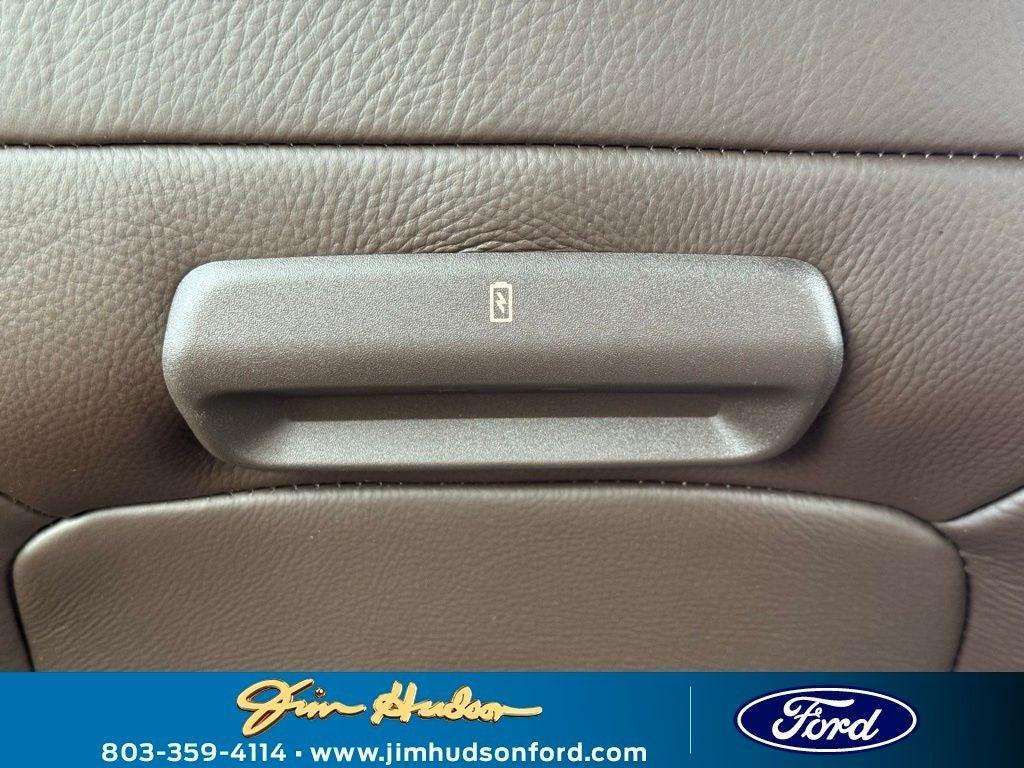 new 2025 Ford Expedition car, priced at $87,910