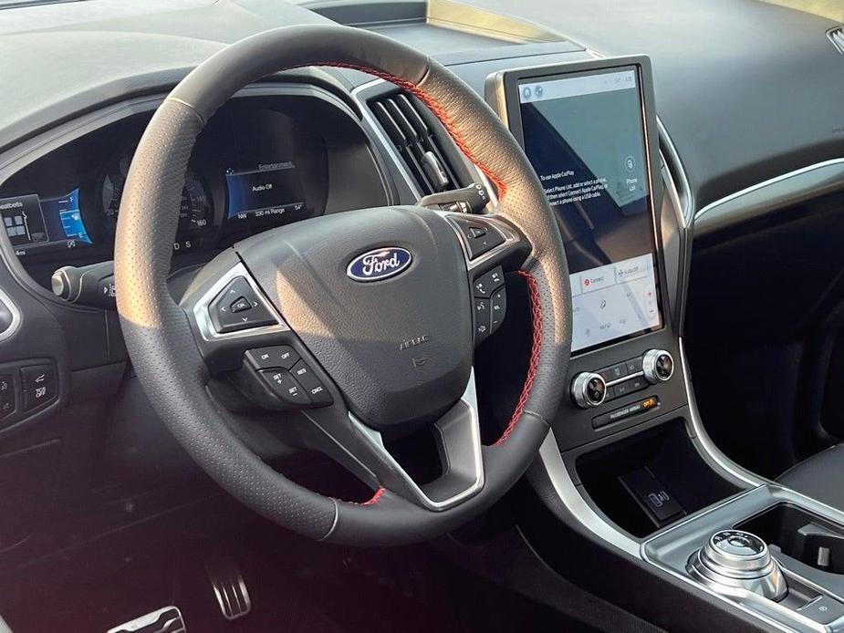 new 2024 Ford Edge car, priced at $43,925