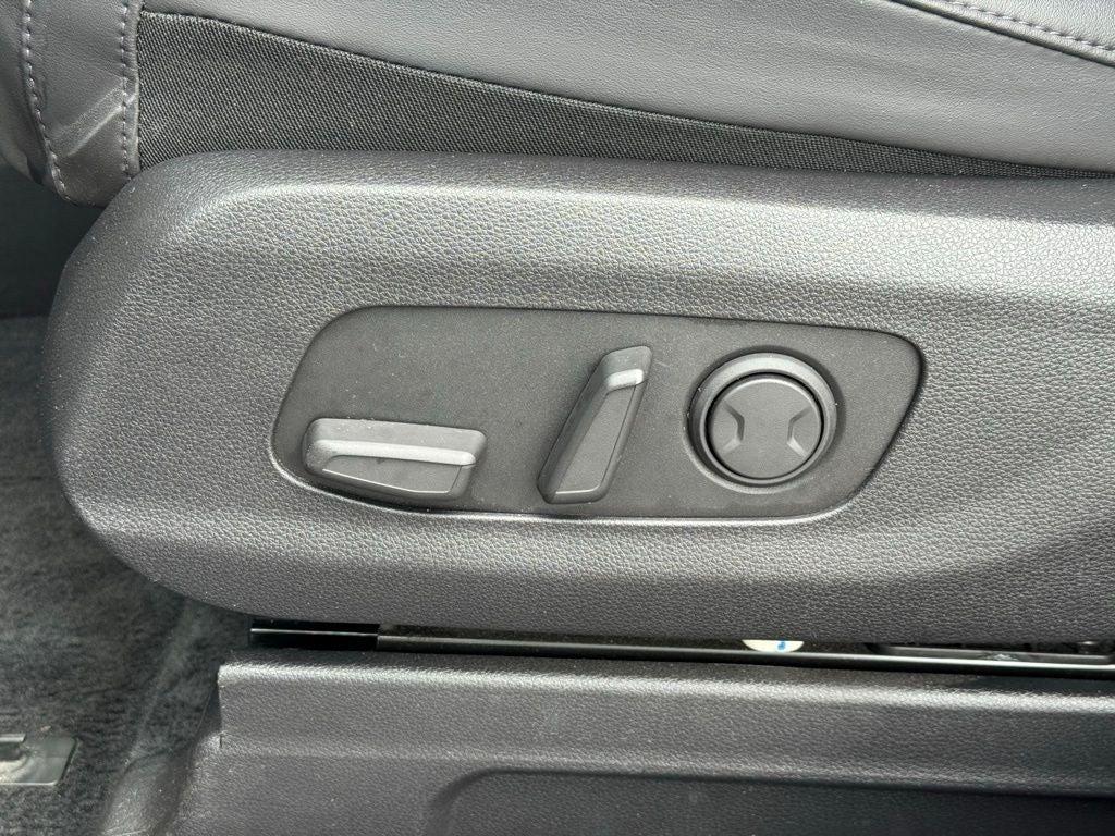 used 2023 Kia Carnival car, priced at $26,999
