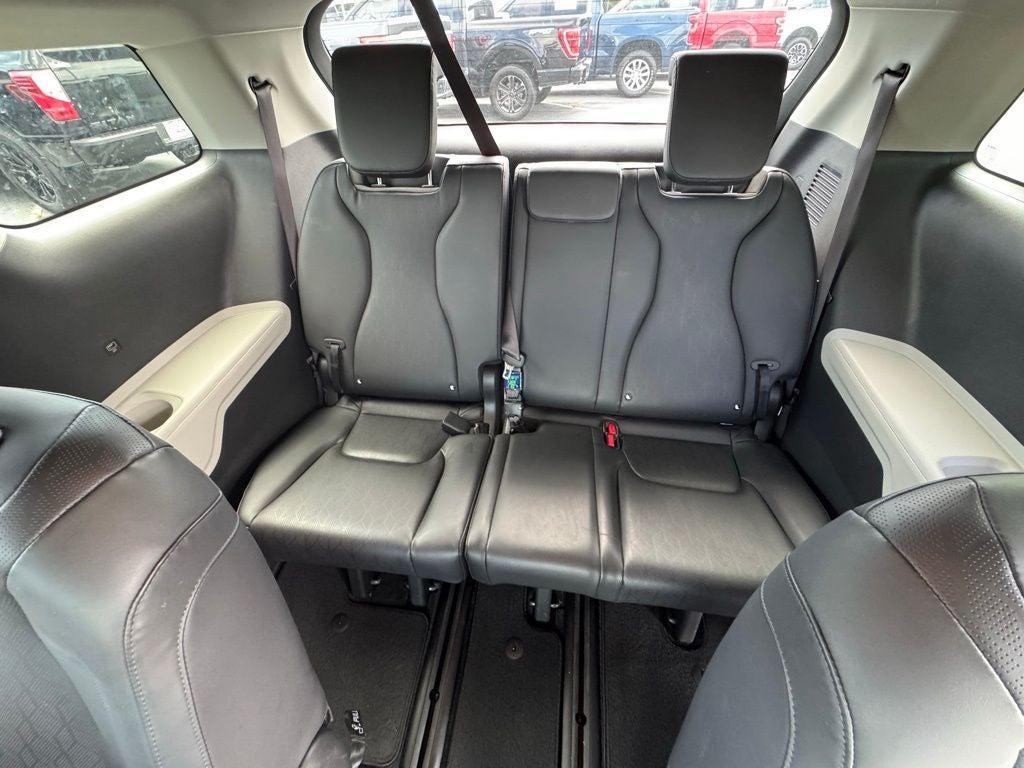 used 2023 Kia Carnival car, priced at $26,999