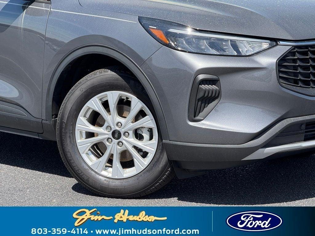 new 2025 Ford Escape car, priced at $25,495