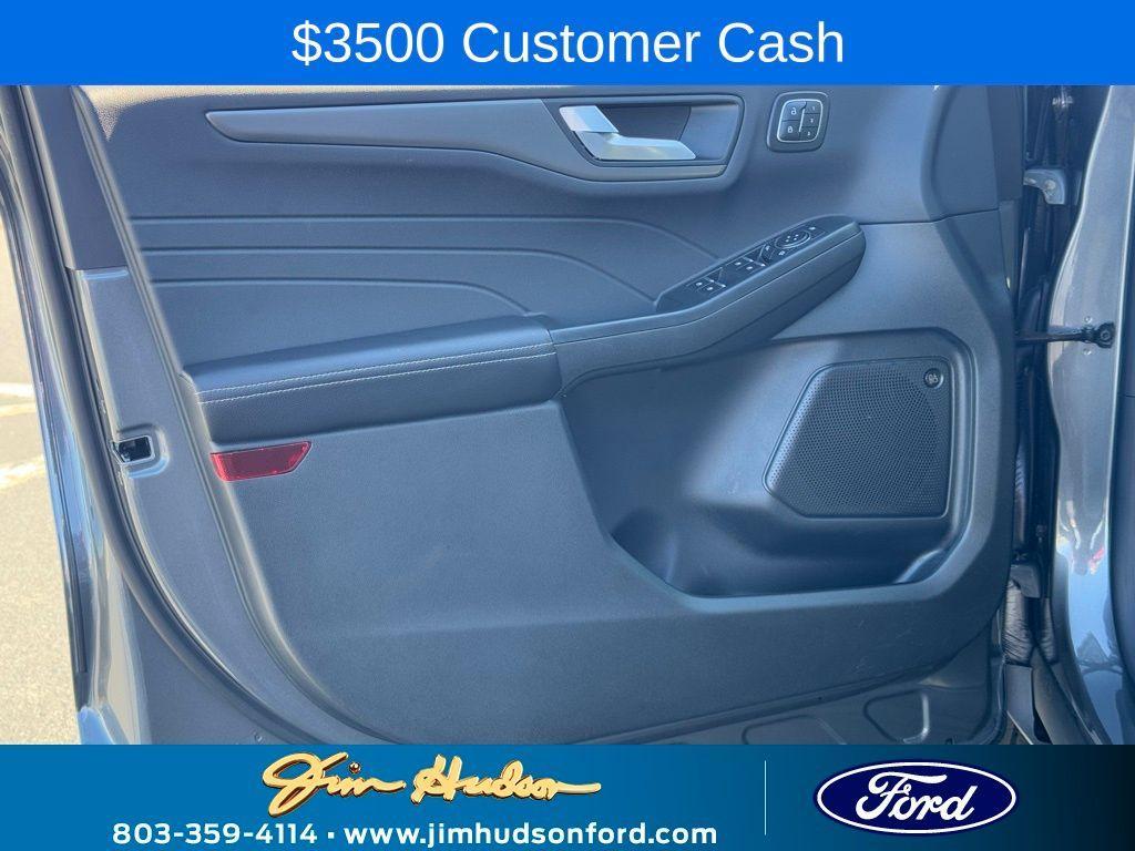 new 2025 Ford Escape car, priced at $29,555