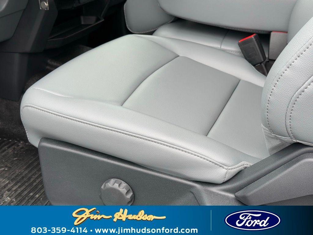 new 2025 Ford F-250 car, priced at $51,600