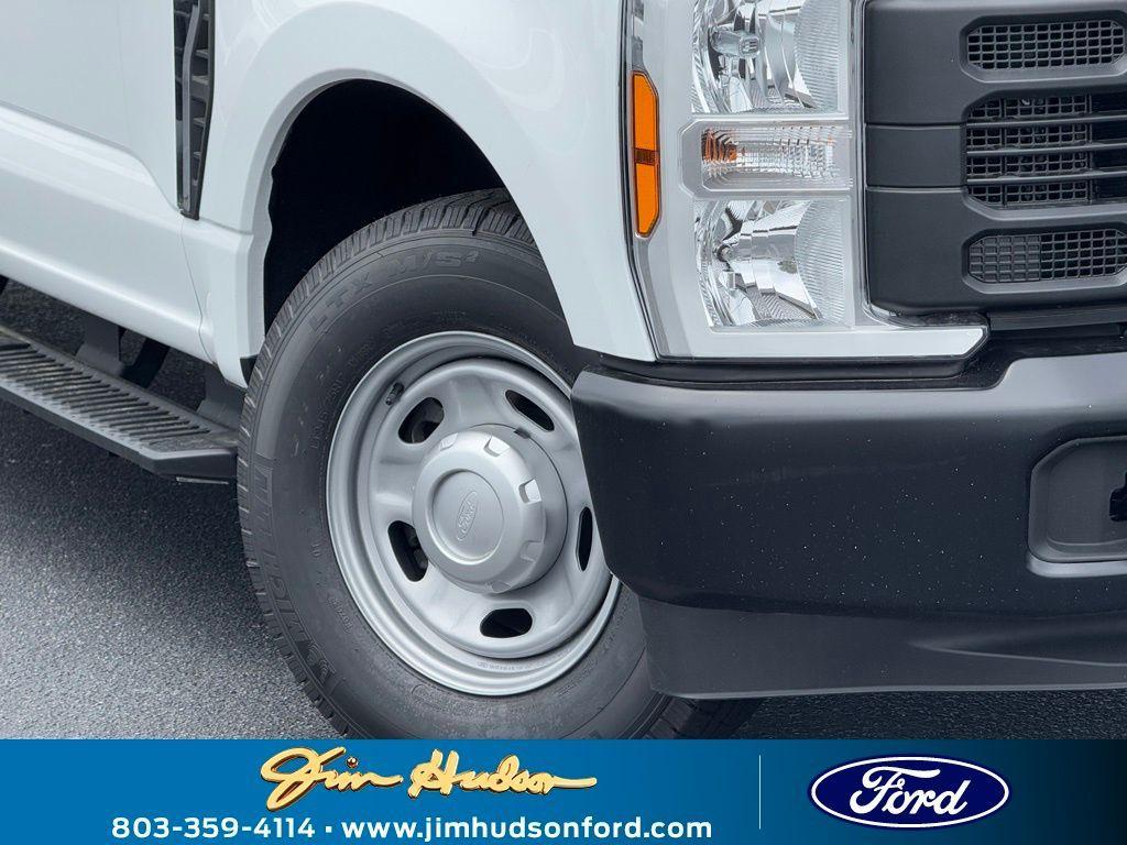 new 2025 Ford F-250 car, priced at $51,600