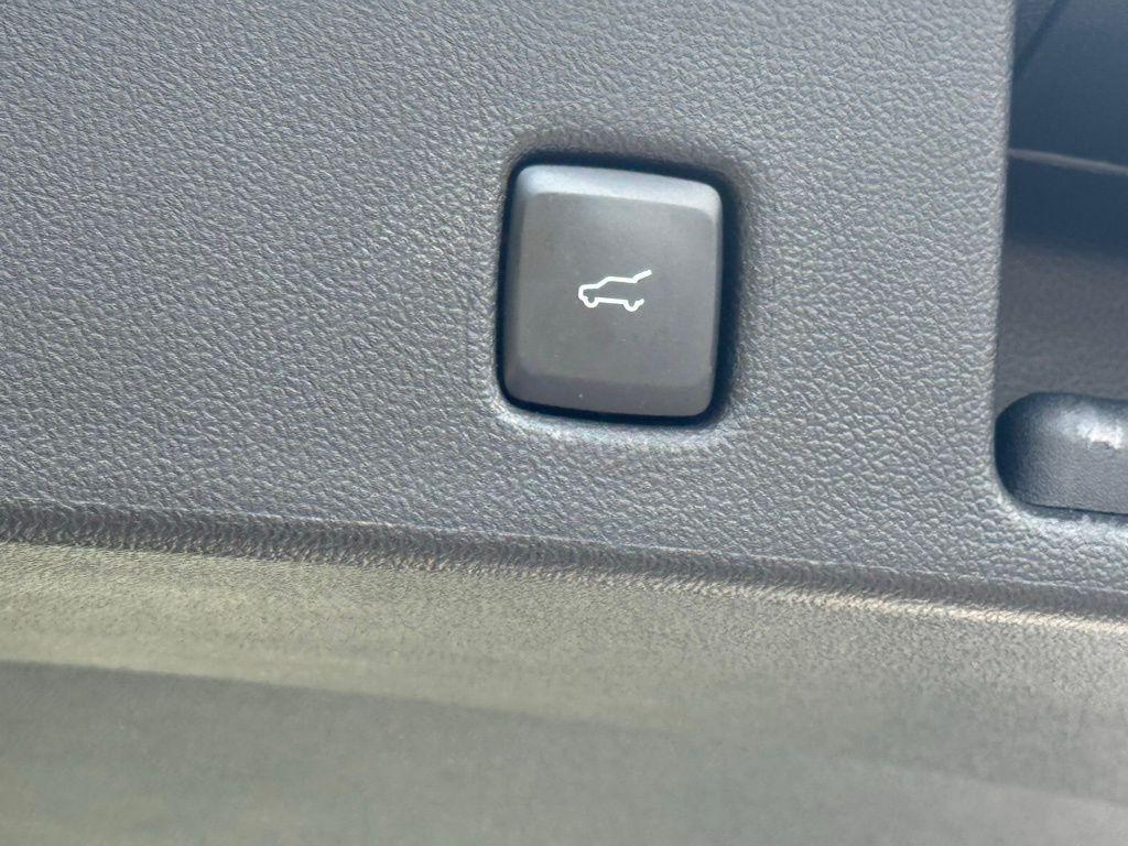 used 2022 Ford Escape car, priced at $22,999