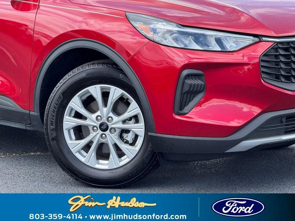 new 2025 Ford Escape car, priced at $25,421
