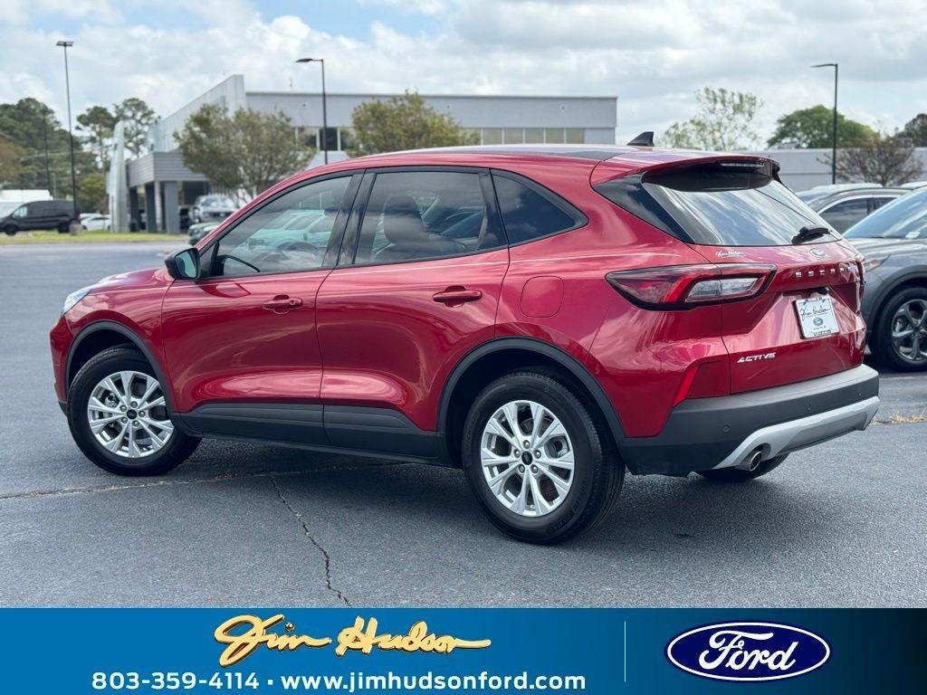 new 2025 Ford Escape car, priced at $25,421