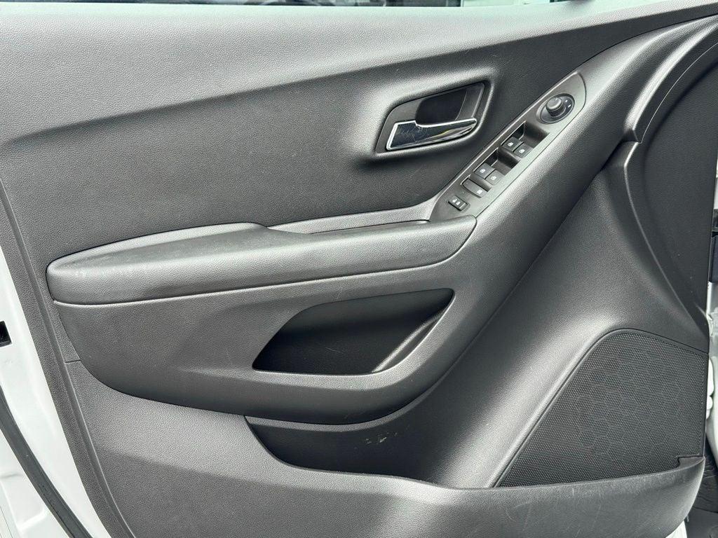 used 2022 Chevrolet Trax car, priced at $17,226