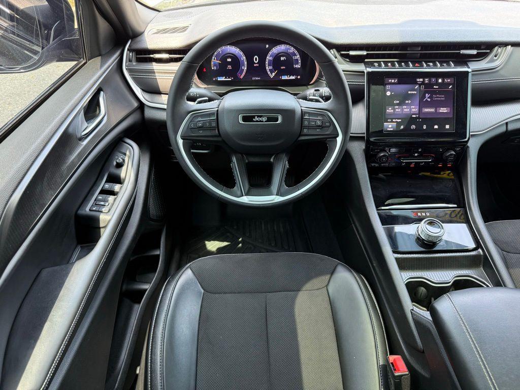 used 2024 Jeep Grand Cherokee car, priced at $33,999