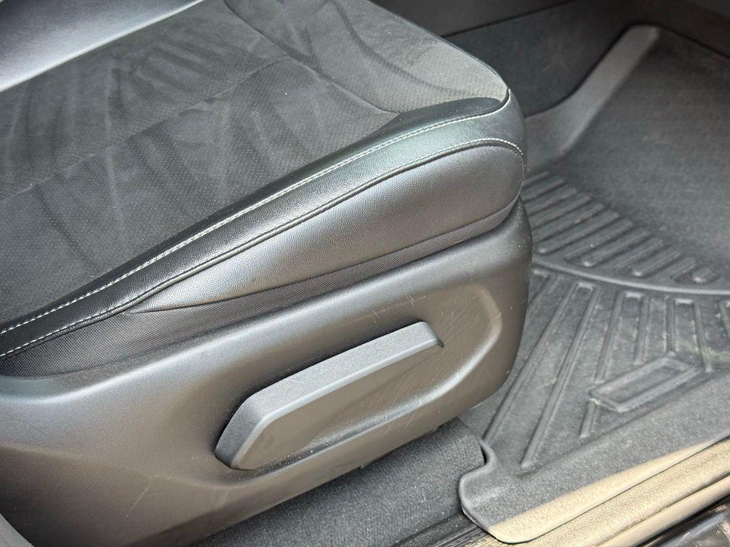 used 2024 Jeep Grand Cherokee car, priced at $33,999