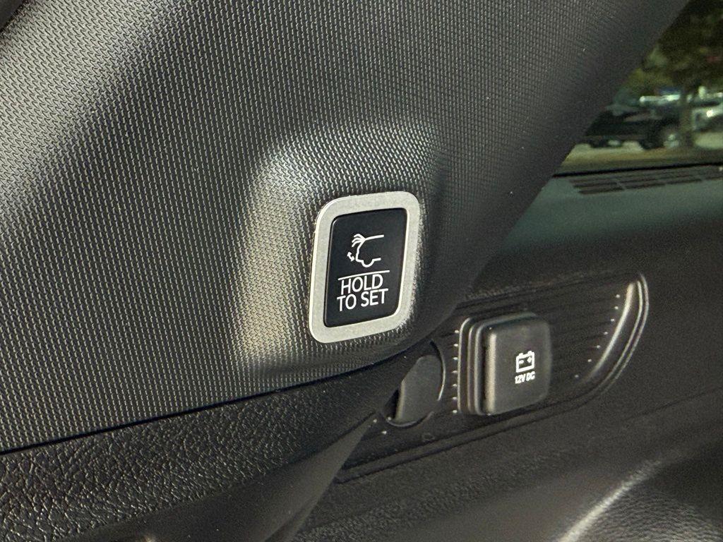 used 2024 Jeep Grand Cherokee car, priced at $33,999
