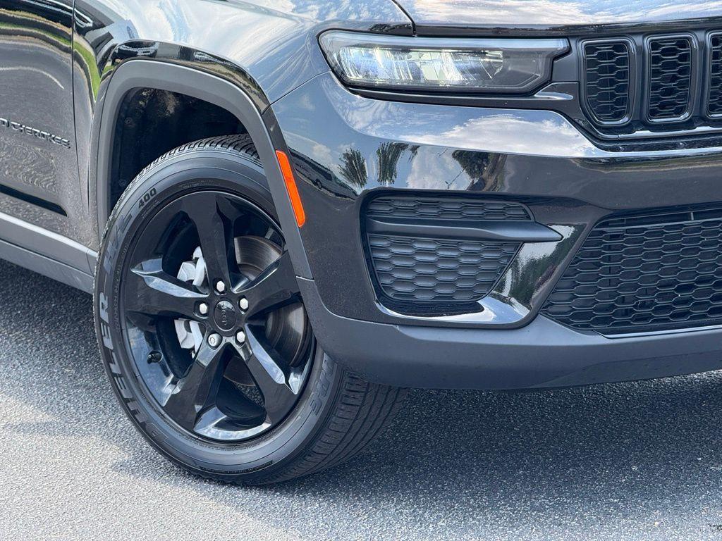 used 2024 Jeep Grand Cherokee car, priced at $33,999