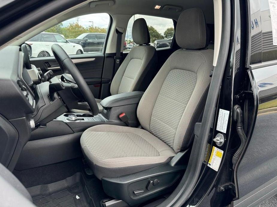 used 2022 Ford Escape car, priced at $23,999