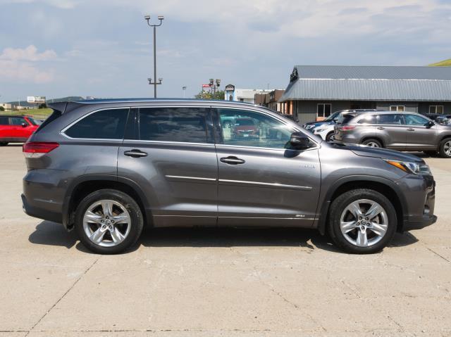 used 2017 Toyota Highlander Hybrid car, priced at $23,392