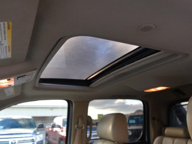 used 2007 Chevrolet Avalanche car, priced at $7,550