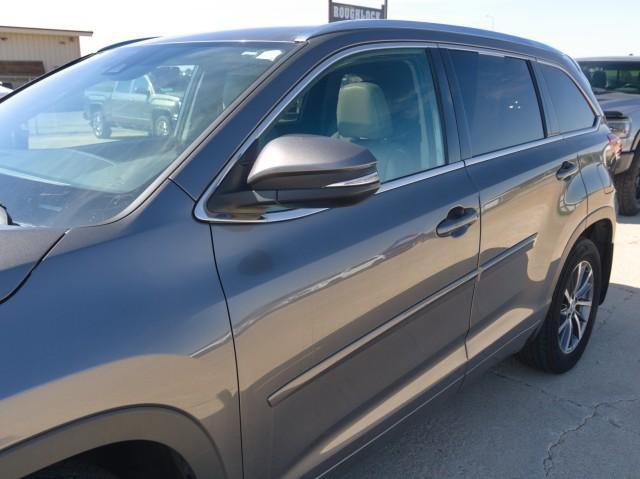 used 2018 Toyota Highlander car, priced at $23,563