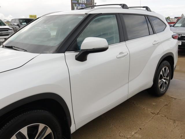 used 2023 Toyota Highlander car, priced at $41,984