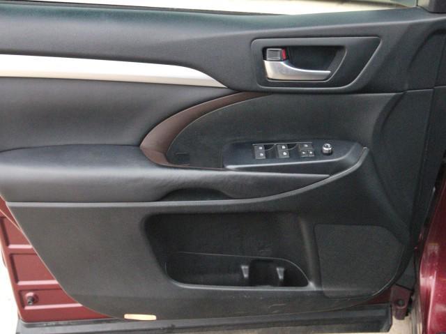 used 2017 Toyota Highlander car, priced at $16,988